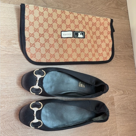 Gucci Flats with Gold Accents size 9 - Picture 1 of 3